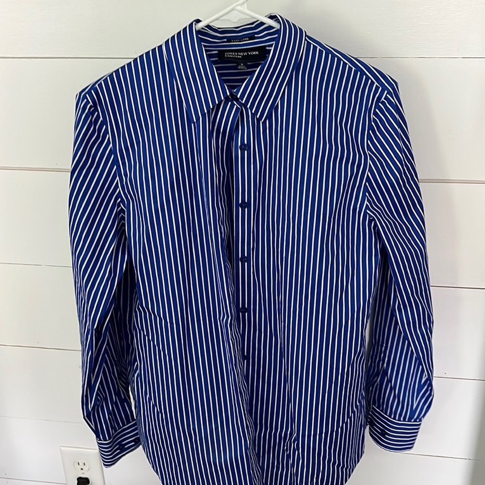 Womens Jones New York button down dress shirt